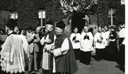 Centennial procession entering St. Basil’s Church.  Msgr. J.V. McAuley,  Fr. Robert Scollard, CSB,  Fr. Simon Perdue, CSB,  Fr.John Lee, CSB,  Fr. Hugh Curran, CSB. September 1952. Centennial procession entering St. Basil’s Church. Msgr. J.V. McAuley, Fr. Robert Scollard, CSB, Fr. Simon Perdue, CSB, Fr.John Lee, CSB, Fr. Hugh Curran, CSB. September 1952.